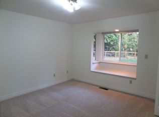 26811 SE Duthie Hill Rd, Issaquah, WA 98029