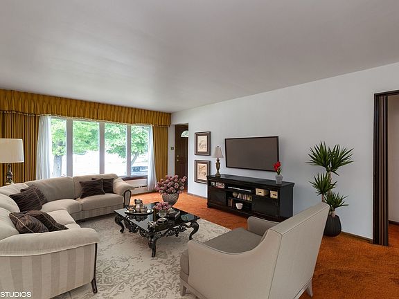 2nd image of 13318 S Avenue L