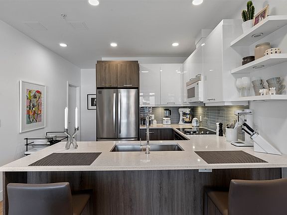 4th image of 885 University Dr #304