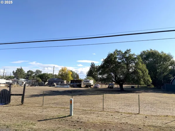 16th St, Baker City, OR 97814