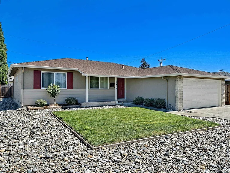 39260 Bliss Ct — Photo 2