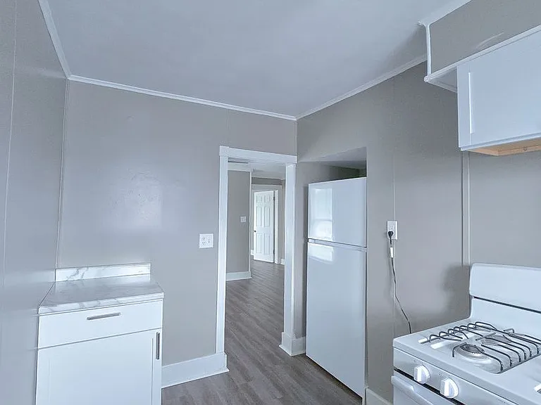 216 E Madison St — Photo 6