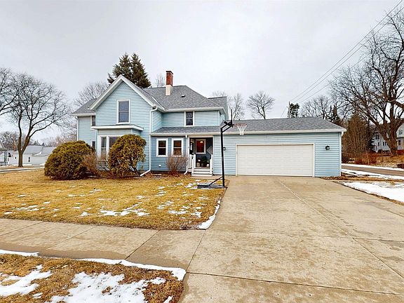 2nd image of 611 Main St