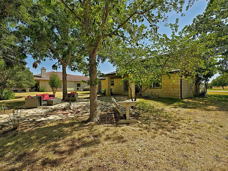 410 Hi Cir W — Photo 24