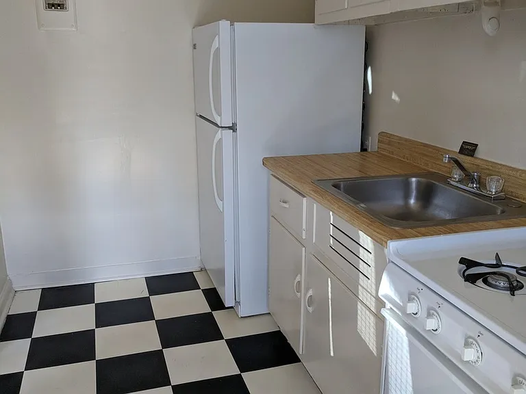 2606 Kensington Avenue — Photo 15