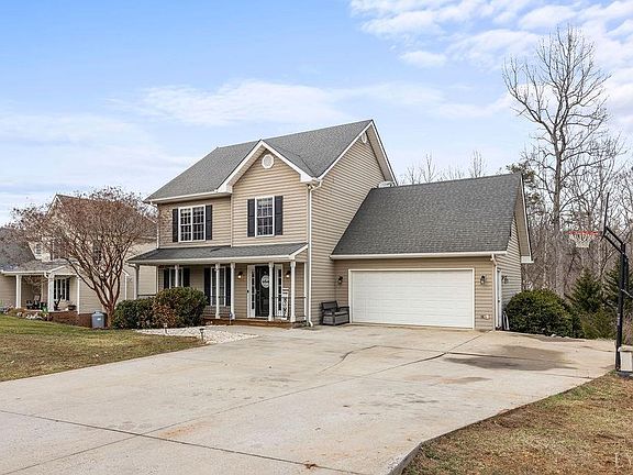 4th image of 130 Delaney Dr