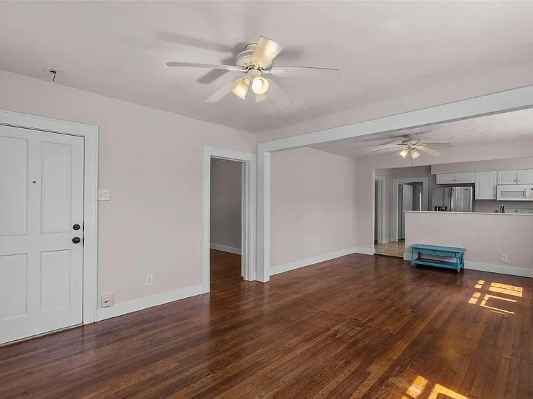 4911 Avenue P 1/2 — Photo 14