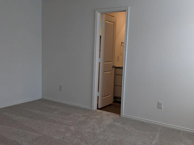 1508 Silver Oak Ln — Photo 13
