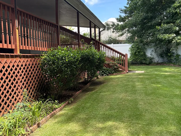 403 Saint Dunstans Ct — Photo 31