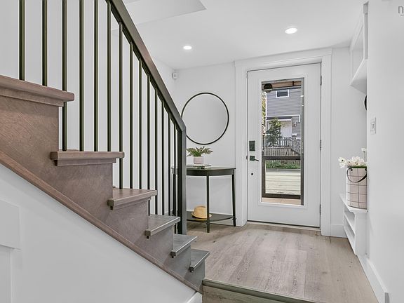 3rd image of 2371 Creighton St