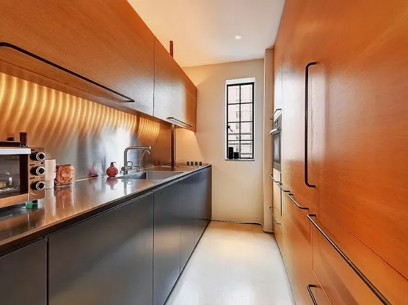 10 Park Avenue 26S image 3 of 11
