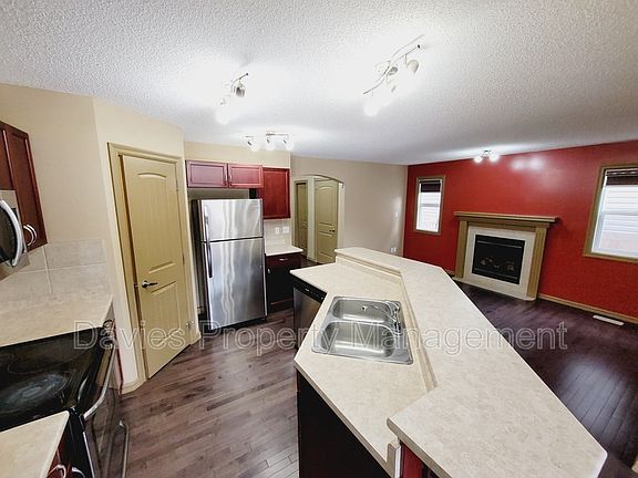 5th image of 2823 21st Ave NW