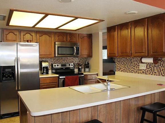 3rd image of 2360 W Waltann Ln