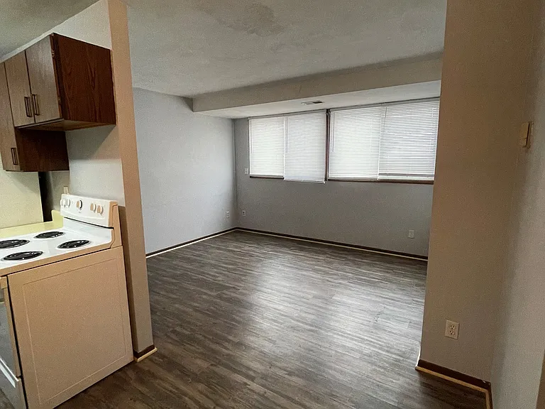 520 Adams Ave NW — Photo 9