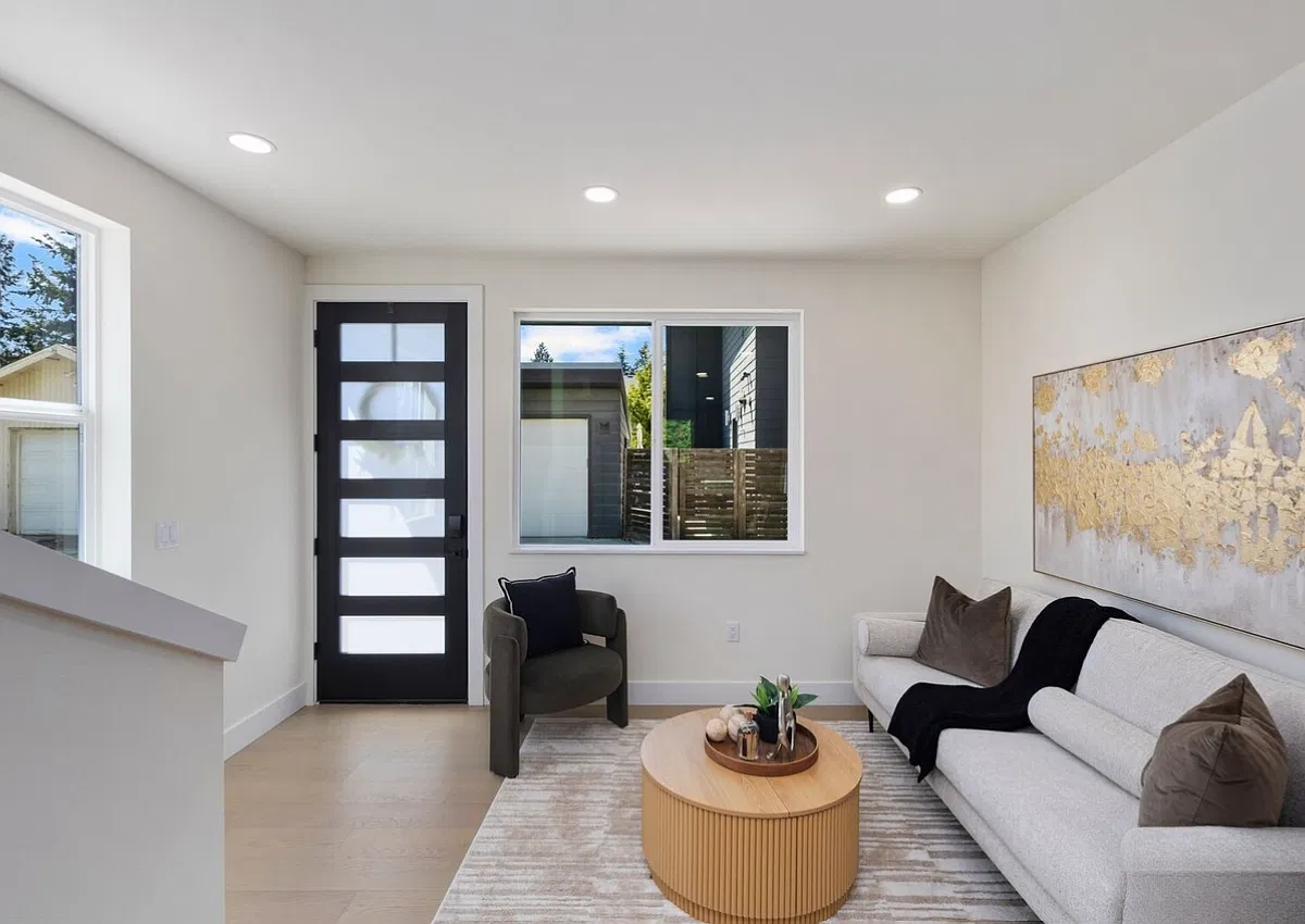 3 bed, 1103 sqft, $3,400 — Photo 4