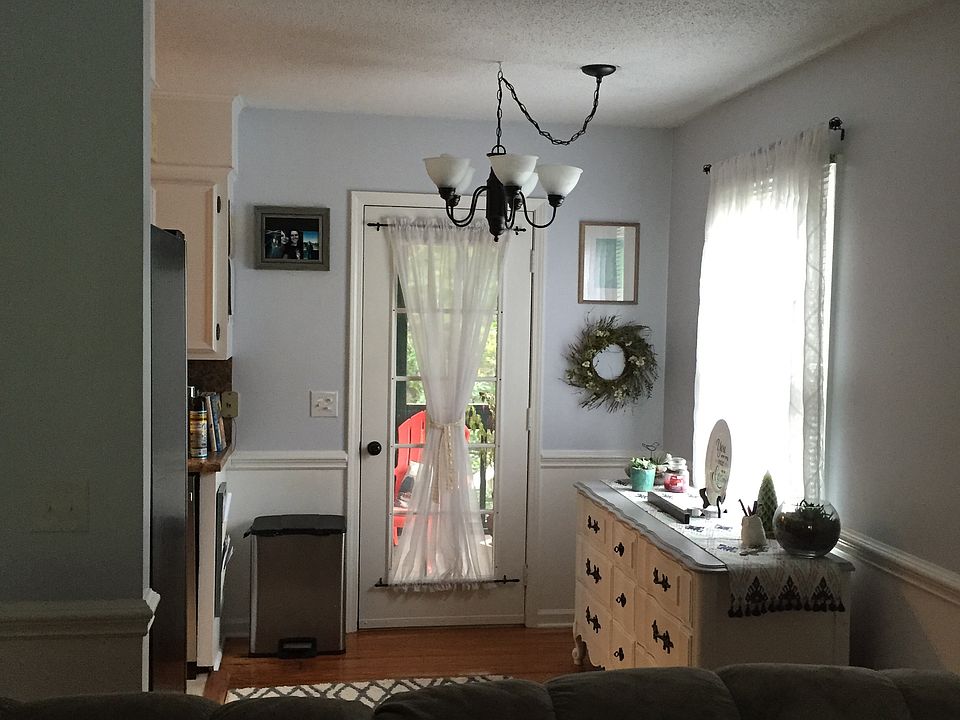 1st image of 382 Plaza Dr