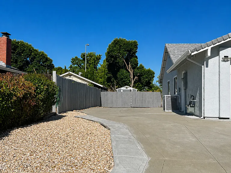 1972 Carnation Cir #A — Photo 6