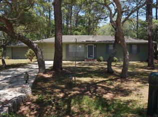 95 Alapaha Ave, Panacea, FL 32346