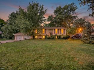 321 Perry Rd, Tallmadge, OH 44278