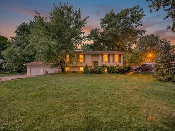 321 Perry Rd, Tallmadge, OH 44278