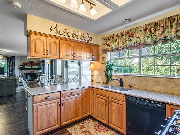 7517 Point Reyes Dr — Photo 42