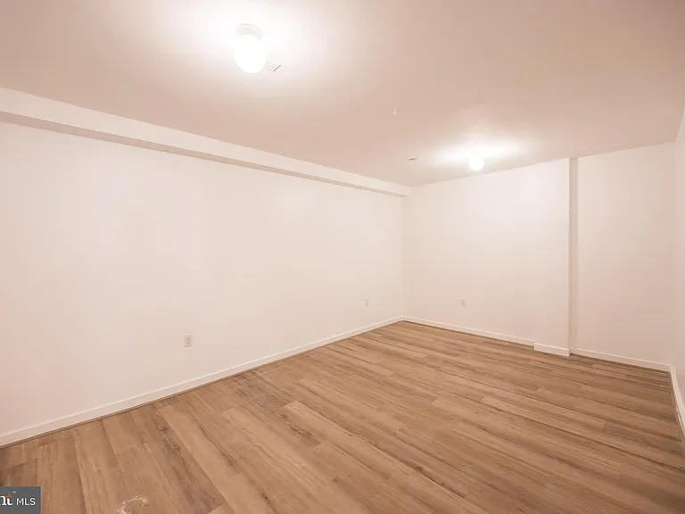 711 W Thompson St #1F — Photo 8