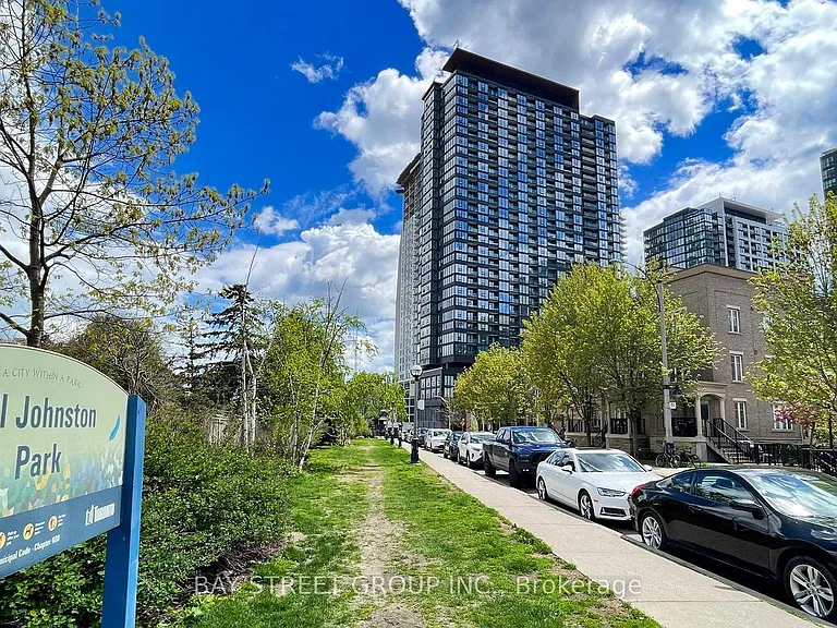19 Western Battery Rd #2811 — Photo 30