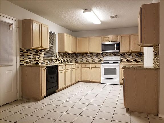 5th image of 4504 Cedar Crest Dr