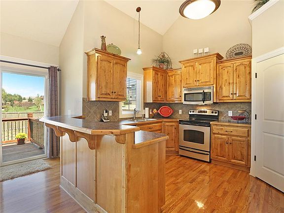 5th image of 4606 NE 102nd Ct