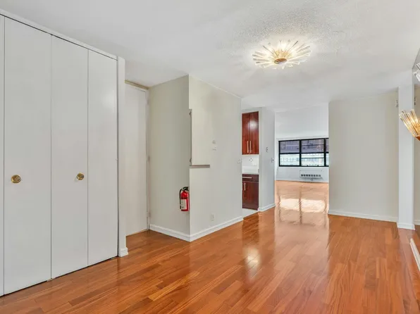 7004 Blvd East image 4 of 34