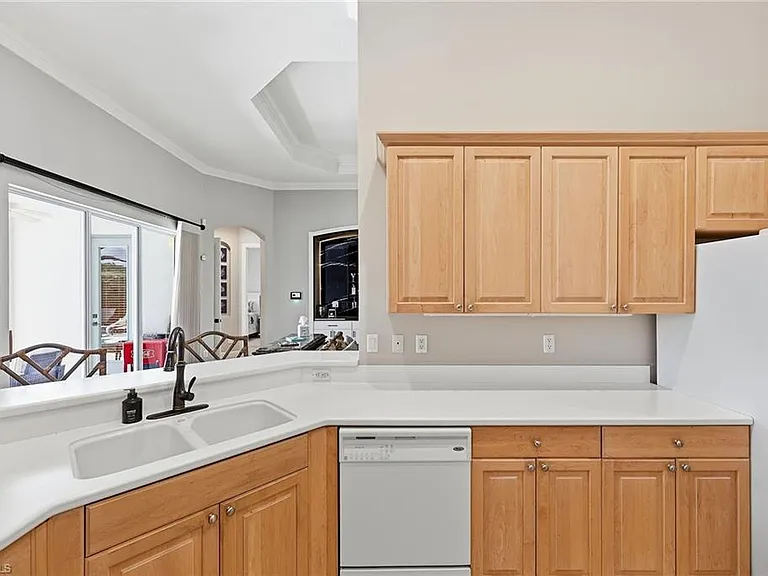 9024 Maverick Ct — Photo 16
