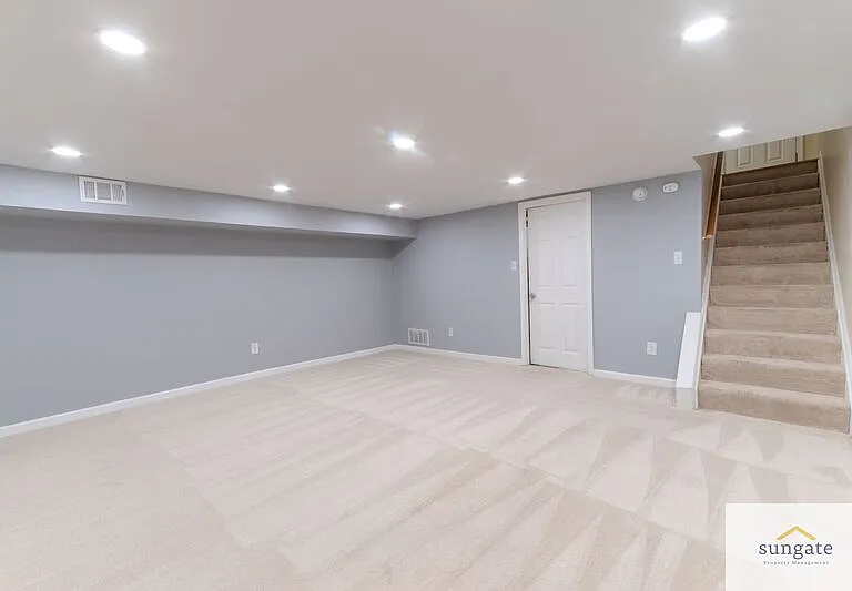 945 Stormont Cir — Photo 26