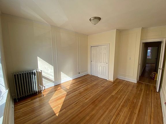 4th image of 23-07 Astoria Blvd #2R