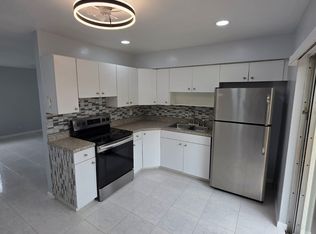 111 Cascade Ln APT 2, West Palm Beach, FL 33404