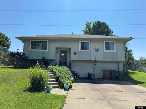 3009 Columbus Ave, Bellevue, NE 68005