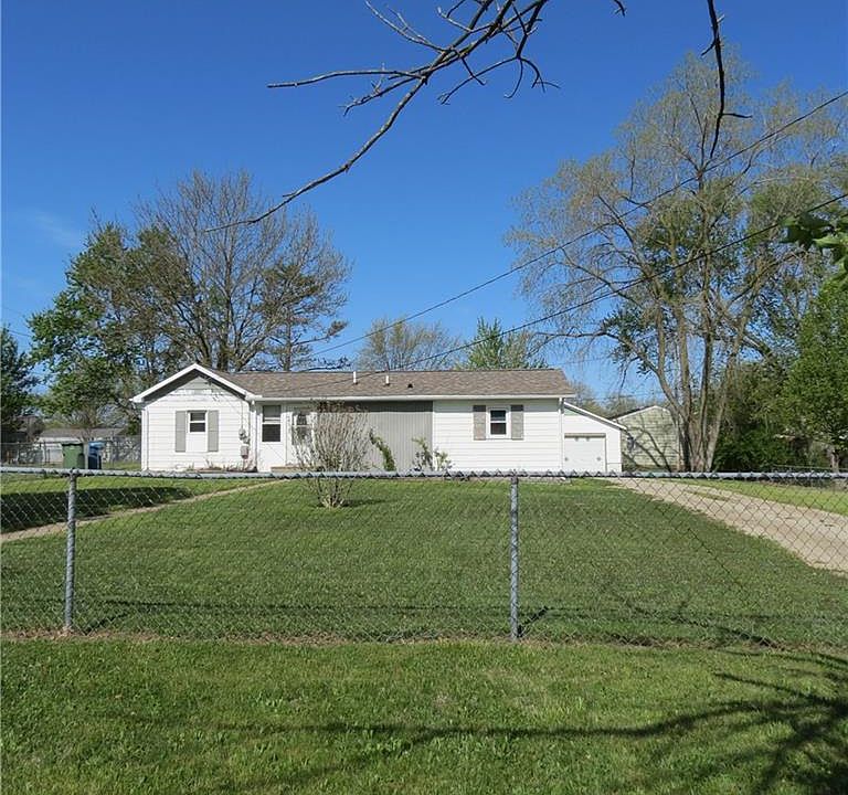 1st image of 819 2nd Ave