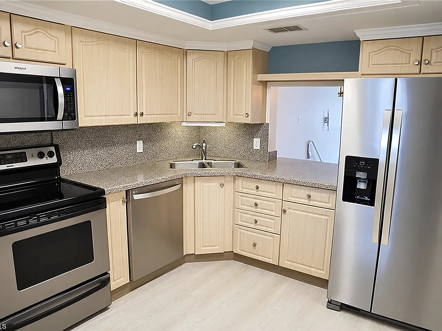 2 bed, 1700 sqft, $2,500 — Photo 3
