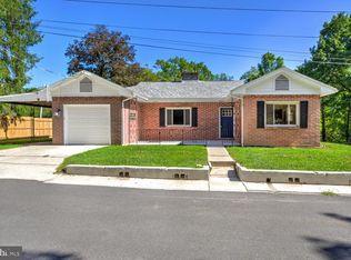 8077 Fox Mill Rd, Harrisburg, PA 17112