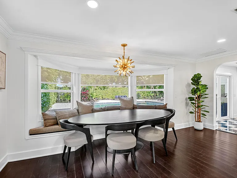 2900 Greenbriar Blvd — Photo 12
