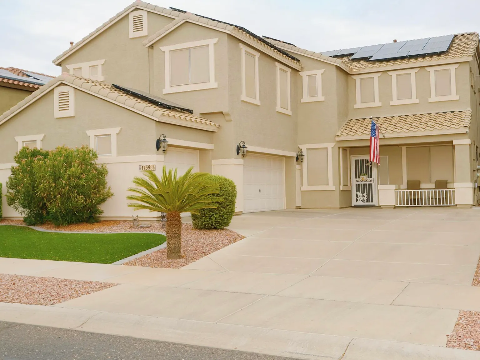 5 bed, 3.0 bath, 2950 sqft, $3,350 — Photo 3