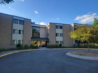 11160 Anderson Lakes Pkwy APT 319, Eden Prairie, MN 55344