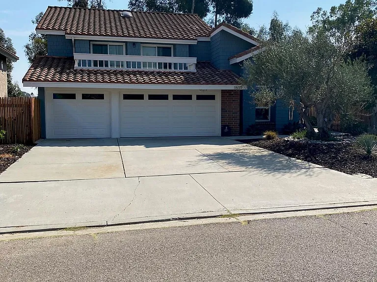 1519 Elon Ln — Photo 2