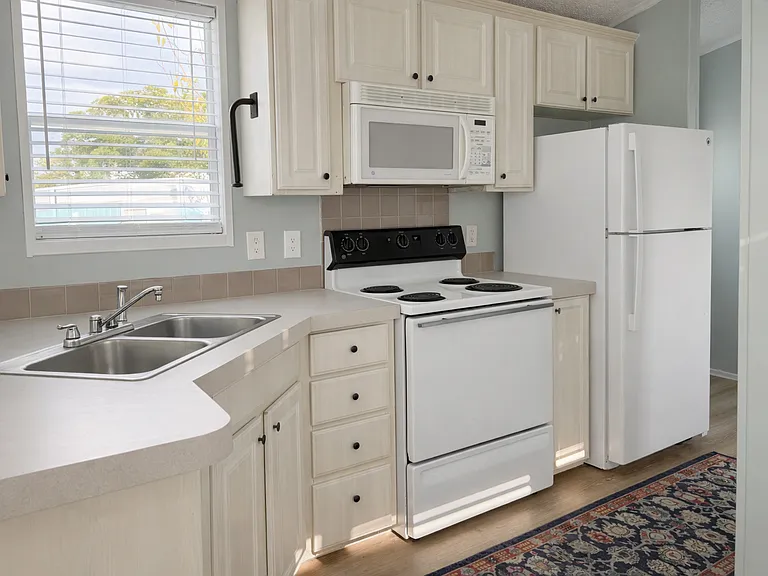 131 Lazy Ave — Photo 8