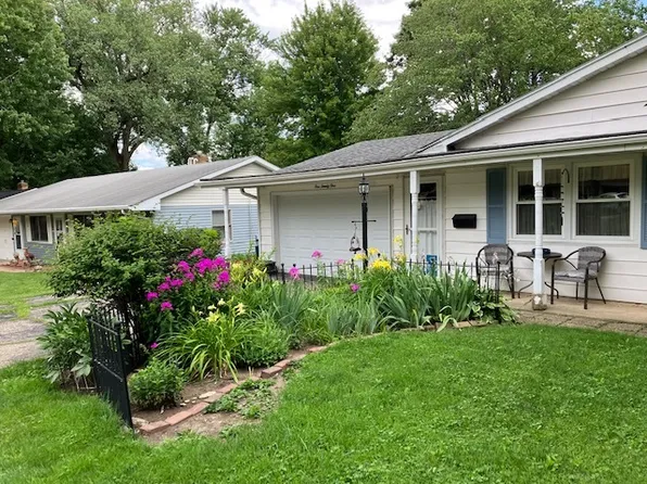 121 Joanne Ln, Dekalb, IL 60115