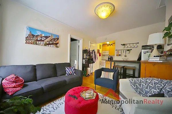 Rented by Metropolitan Realty | media 3