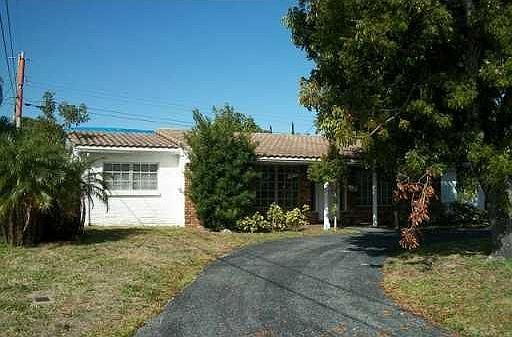 2nd image of 733 SE 10th Ave