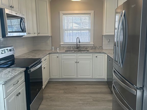 5th image of 141 Edenwood Dr