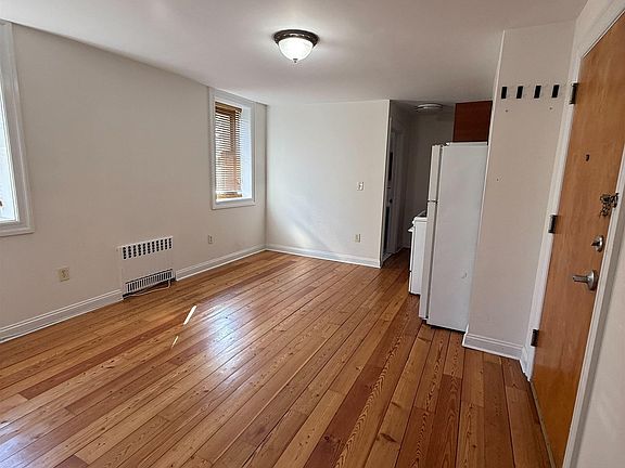 4th image of 800 Bloomfield St #G