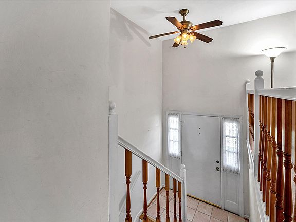 4th image of 432 Keesling Ave