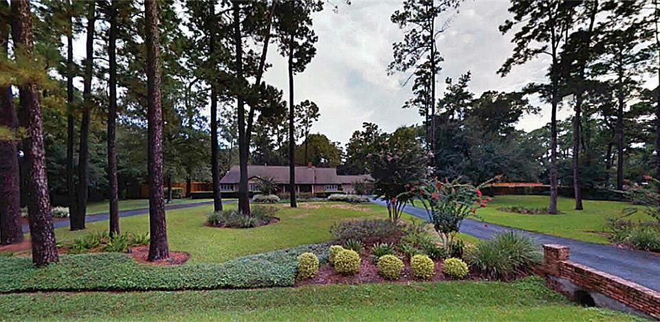 1st image of 9941 Shadow Wood Dr